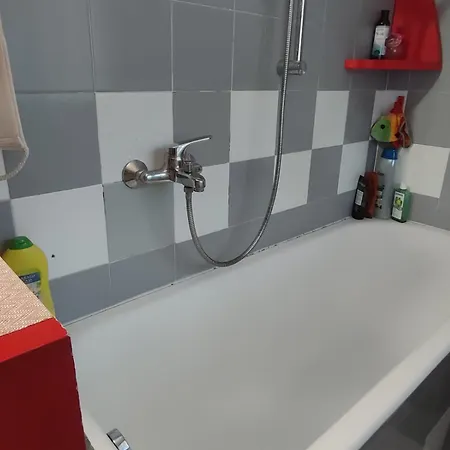 아파트 Borgo Pignolo - In With Private Bathroom And Shared Shower *